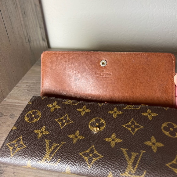 LOUIS VUITTON Sarah Long Monogram Wallet - Picture 3 of 10